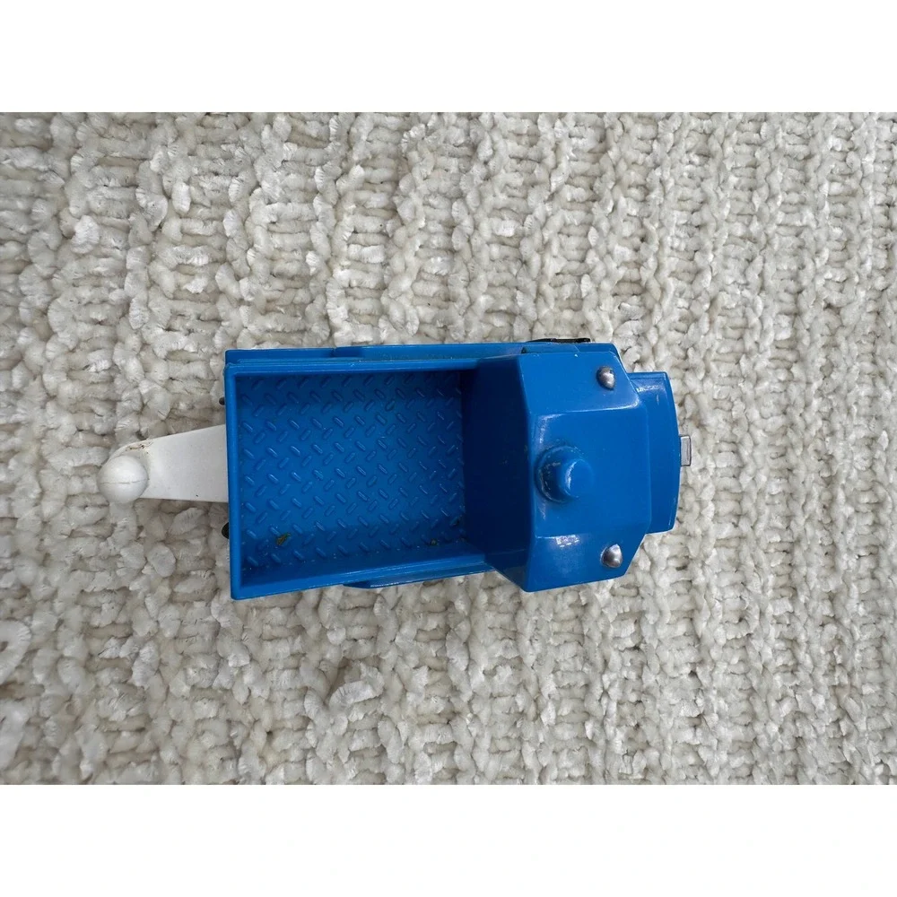 Fisher Price GeoTrax Blue Flatbed Engine Train Car Brown Crate 2004 Mattel Toy‎
